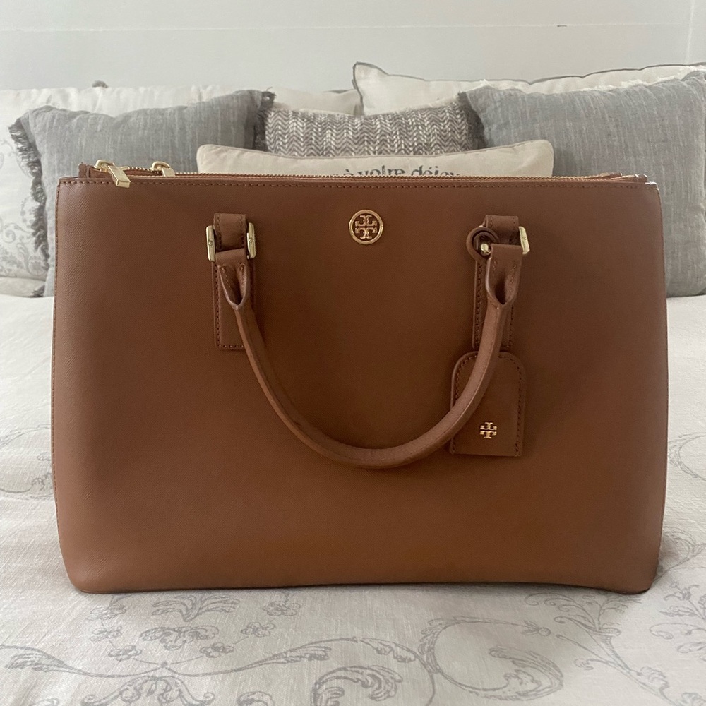 Like new Tory Burch Robinson Double Zip Tote, large size